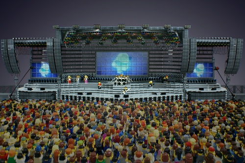 Full Gallery: Mario Fabrio's Brilliant Lego Concert Arena Stage