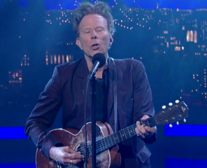 Watch Tom Waits Perform New Song 