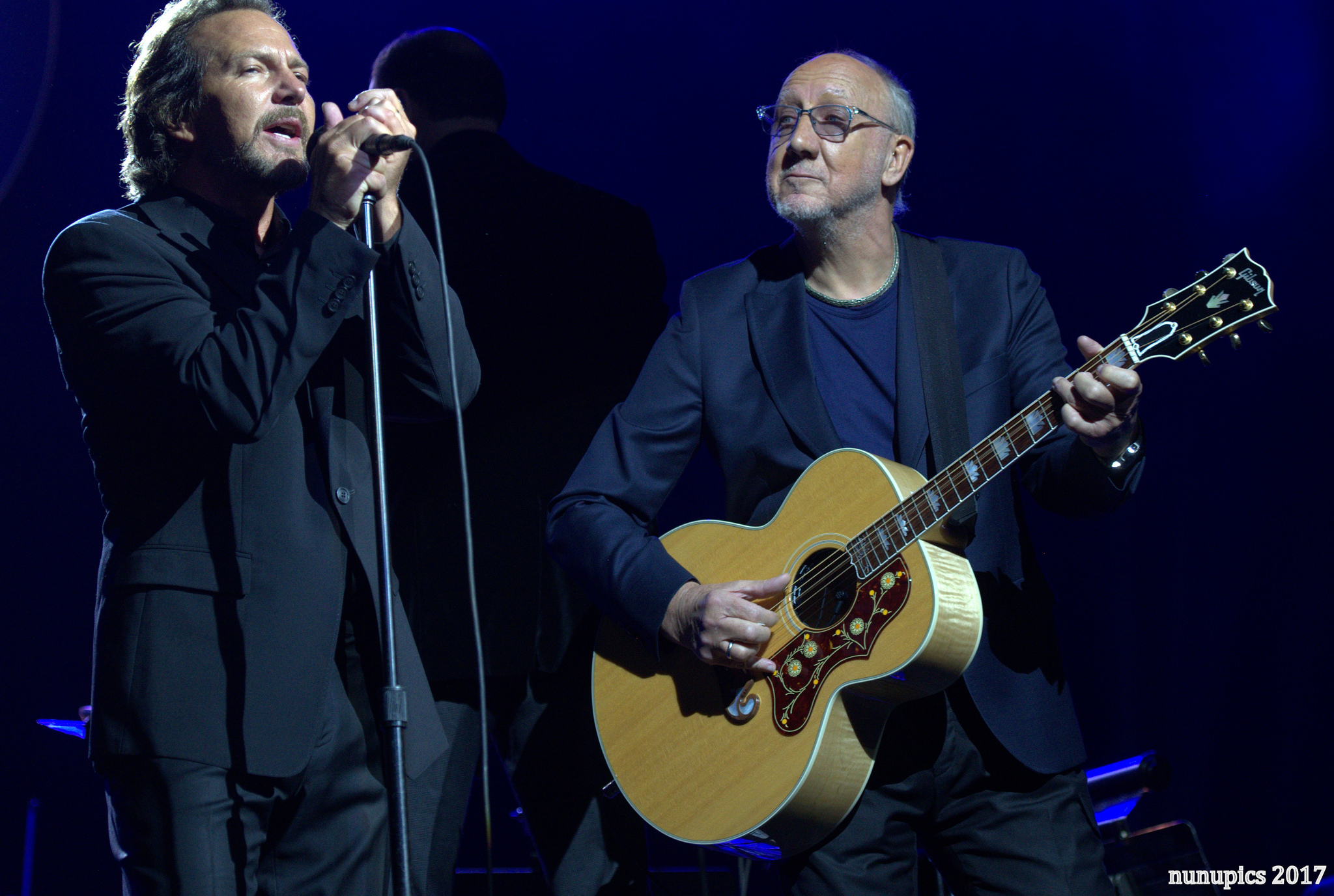 Pete & Eddie Toast 20 Year Friendship With Quadrophenia Spectacle [Photos / Video]